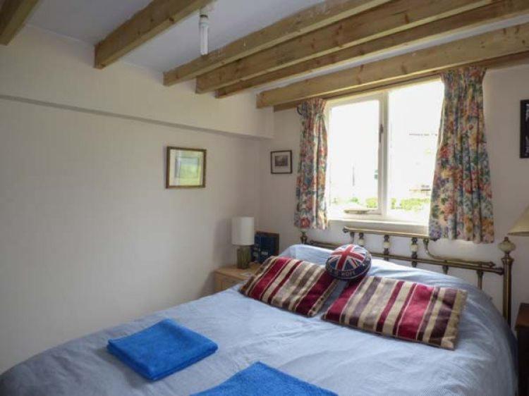 The Stable With Cosy Logburner * Wrexham